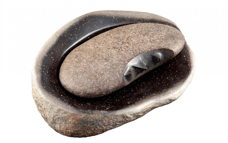 Exposição Enigmas - Sementes em Pedra apresenta uma reflexão sobre o nascimento e a vida em pedra basalto