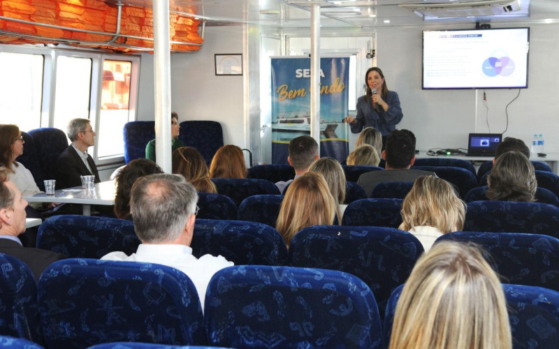 Embarcação Viva Guaíba recebe palestra sobre Lideranças Femininas no Setor de Transportes