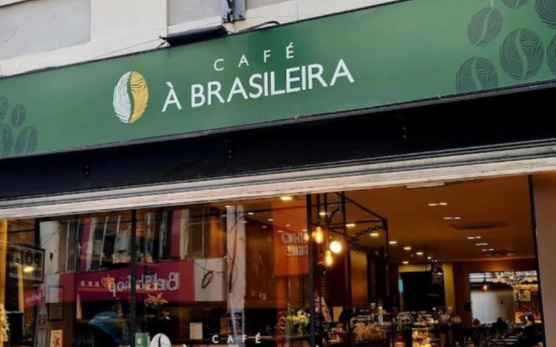Café à Brasileira lança Painéis com imagens históricas da Feira do Livro de Porto Alegre